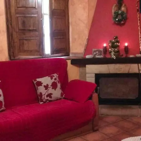 Charming Chalet In + Fireplace 샬레
