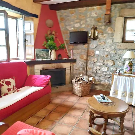 Charming Chalet In + Fireplace *
