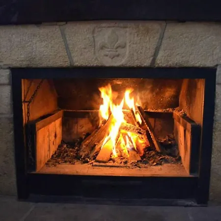 Charming Chalet In + Fireplace 샬레 오레냐