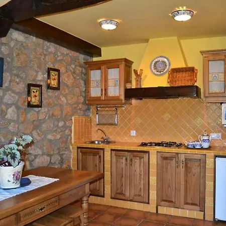 Charming Chalet In + Fireplace 샬레