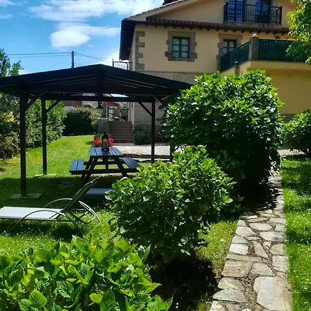 Charming Chalet In + Fireplace 샬레
